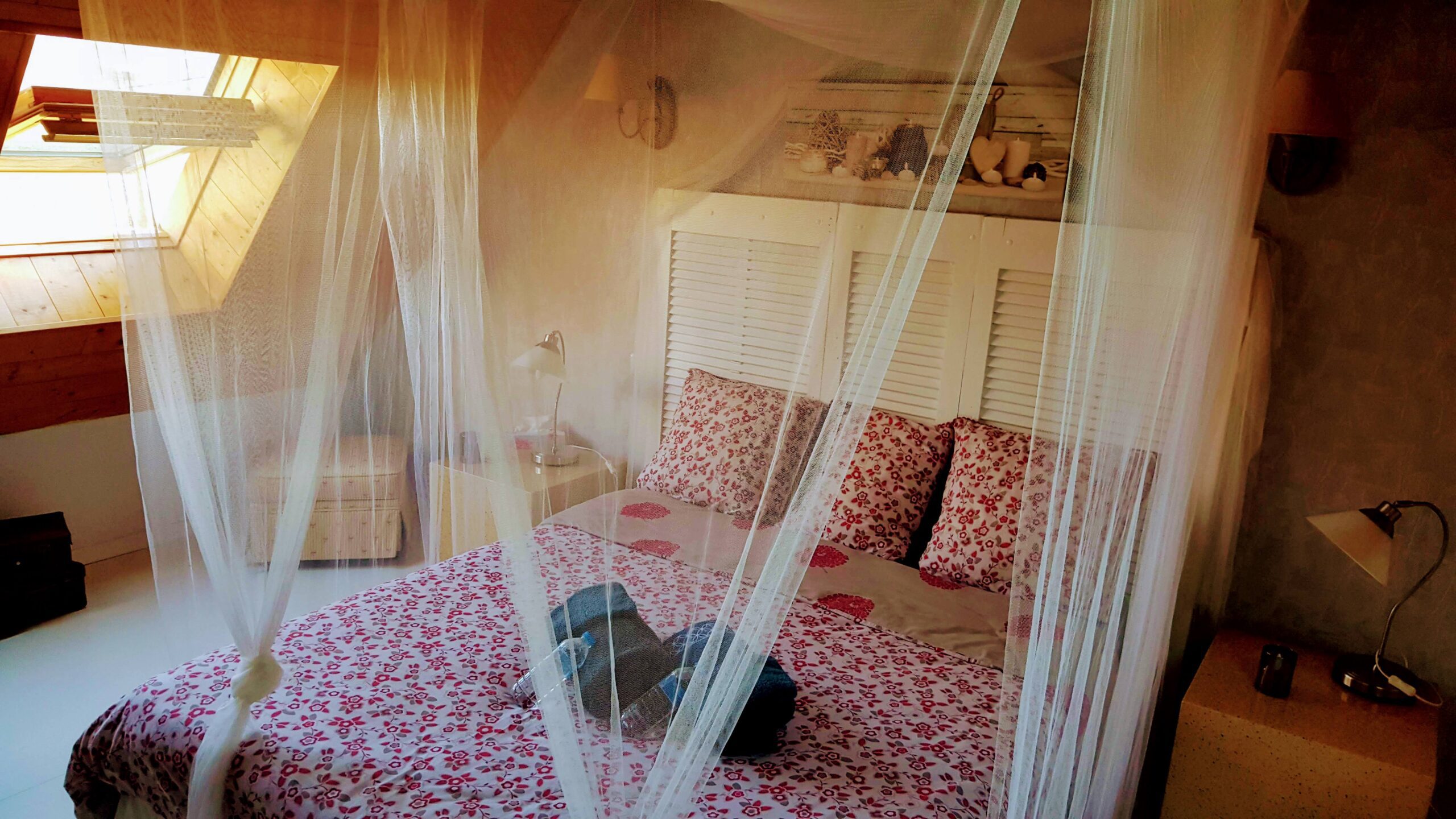 Chambre romantique avec baldaquin